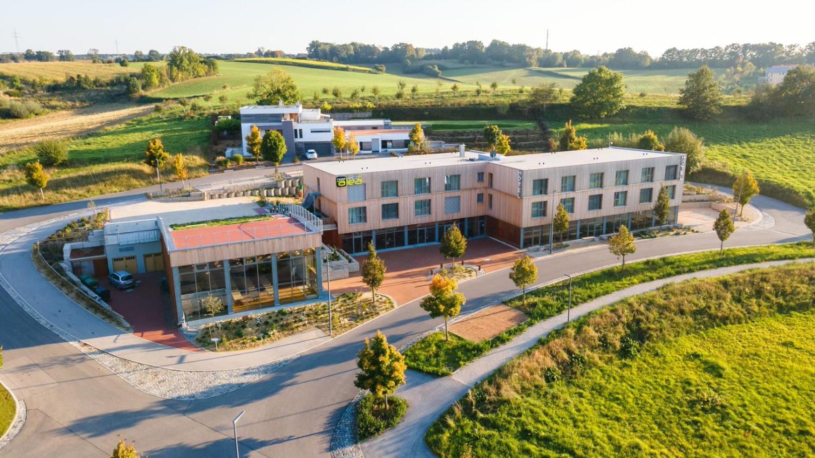 Oekohotel Aus Holz Alea Eco ファッフェンホーフェン・アン・デア・イルム エクステリア 写真