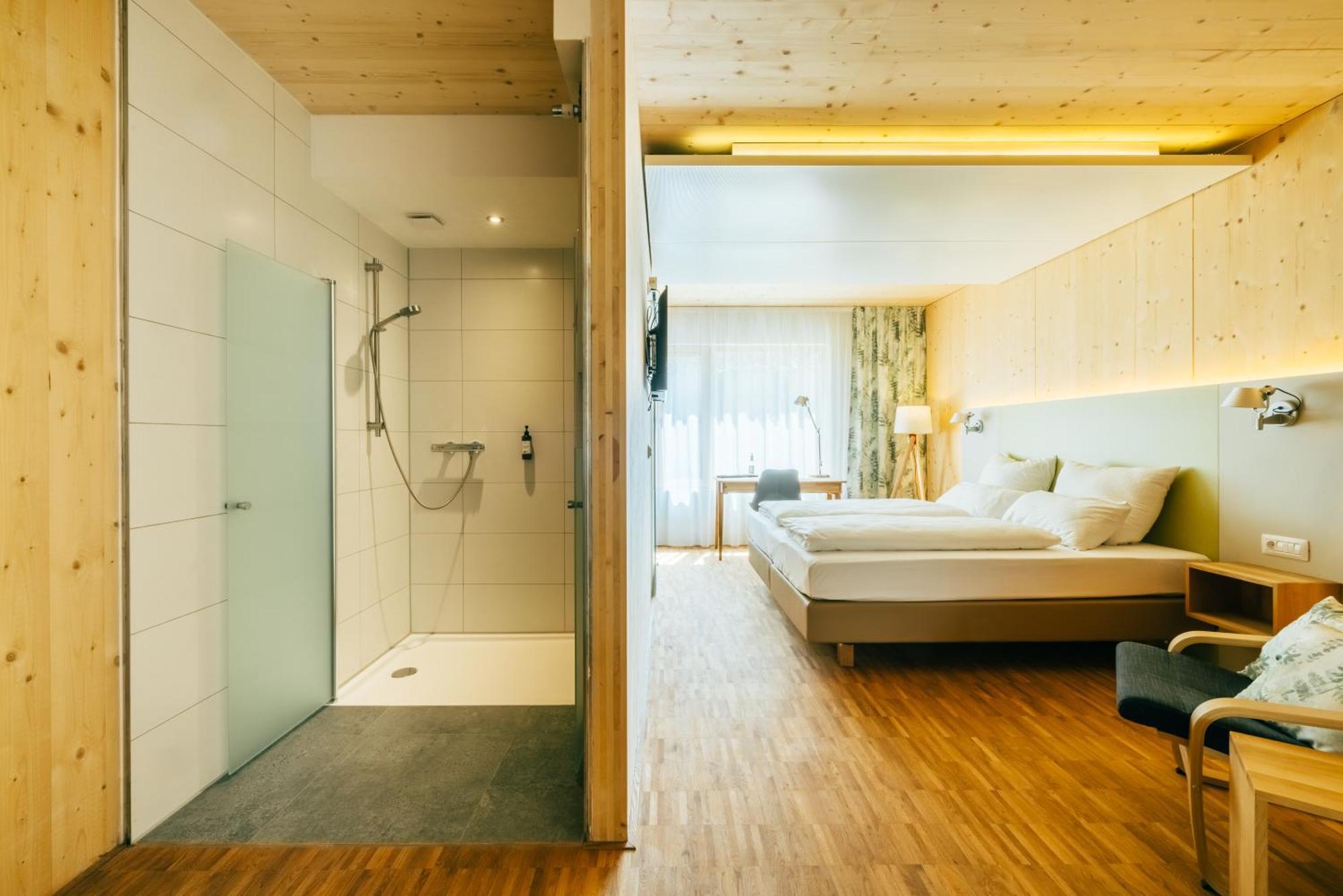Oekohotel Aus Holz Alea Eco ファッフェンホーフェン・アン・デア・イルム エクステリア 写真